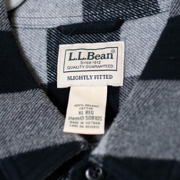 L.L. Bean Slightly Fitted Chamois Gray & Black Buffalo Plaid Flannel Shirt - Picture 2 of 6